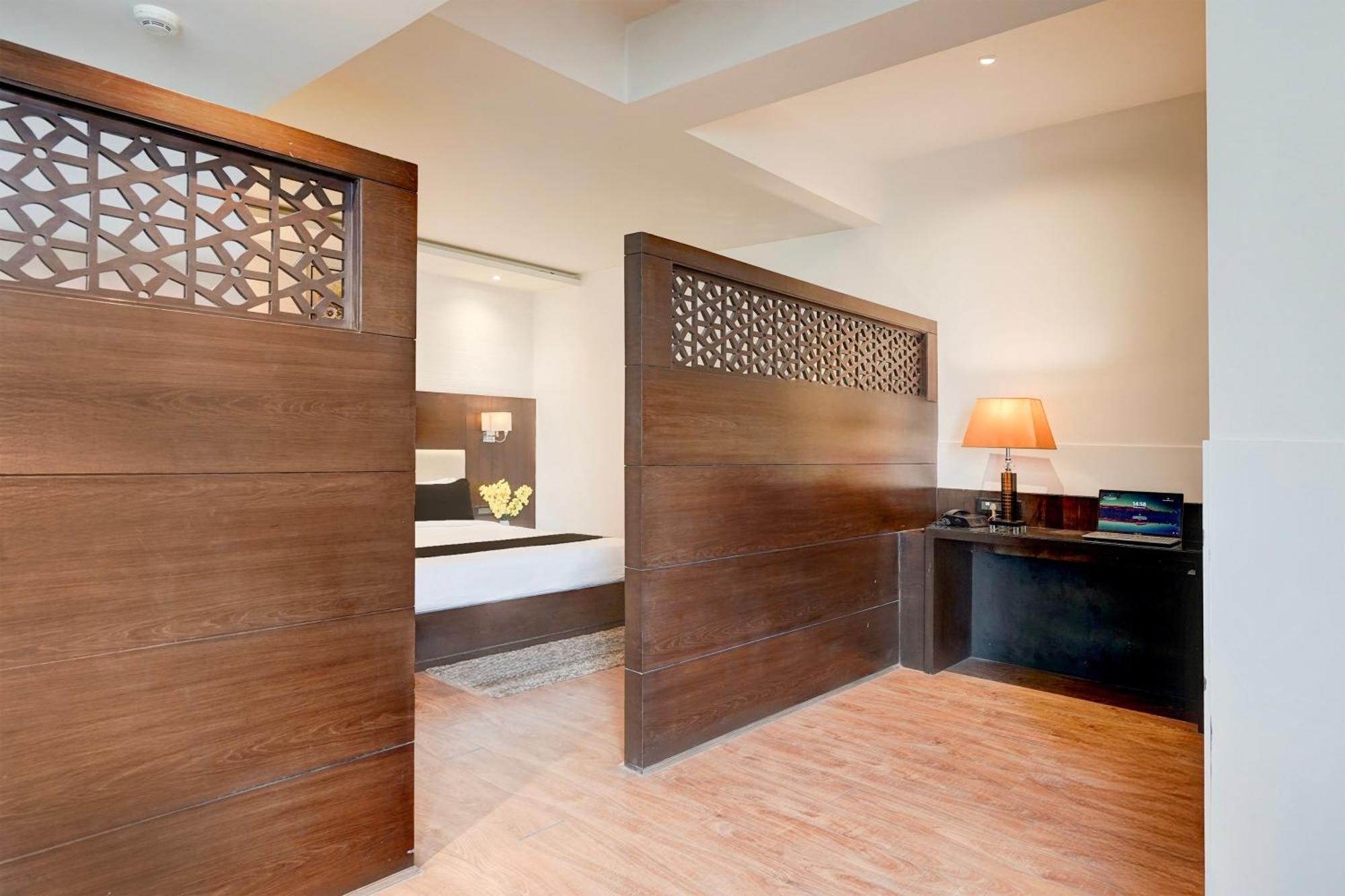 Townhouse Oak Agra Near Sultanganj Puliya Formerly Bb Grand Exterior photo